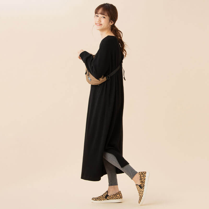 シンプルなシャツワンピース